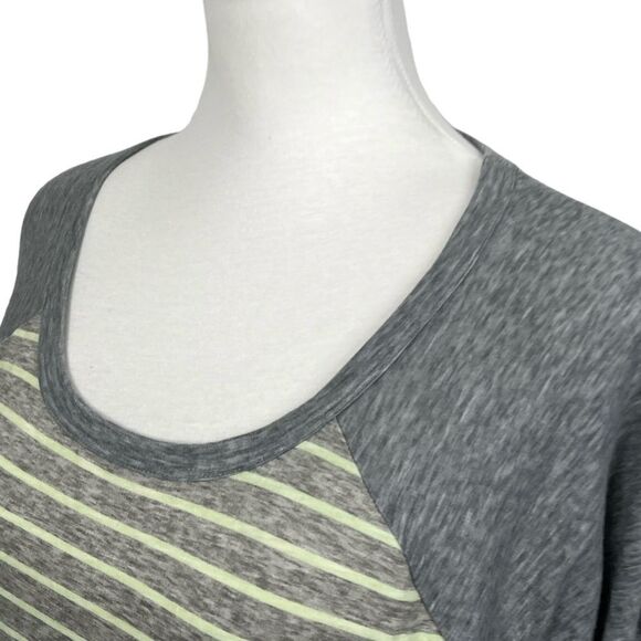 Evri Knit Top Plus Size 1X Striped 3/4 Sleeves Jersey Tunic Raglan Gray & Green - Picture 4 of 9